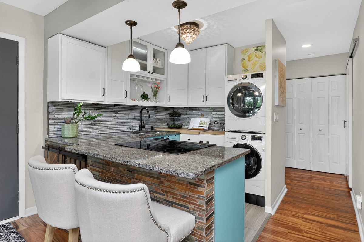 5542 E Lake Drive #74E, Lisle, IL 60532