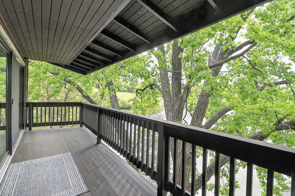 5542 E Lake Drive #74E, Lisle, IL 60532
