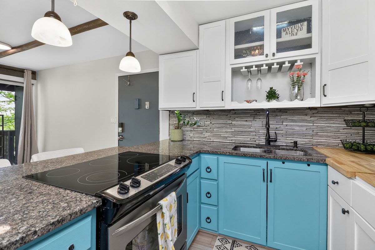 5542 E Lake Drive #74E, Lisle, IL 60532