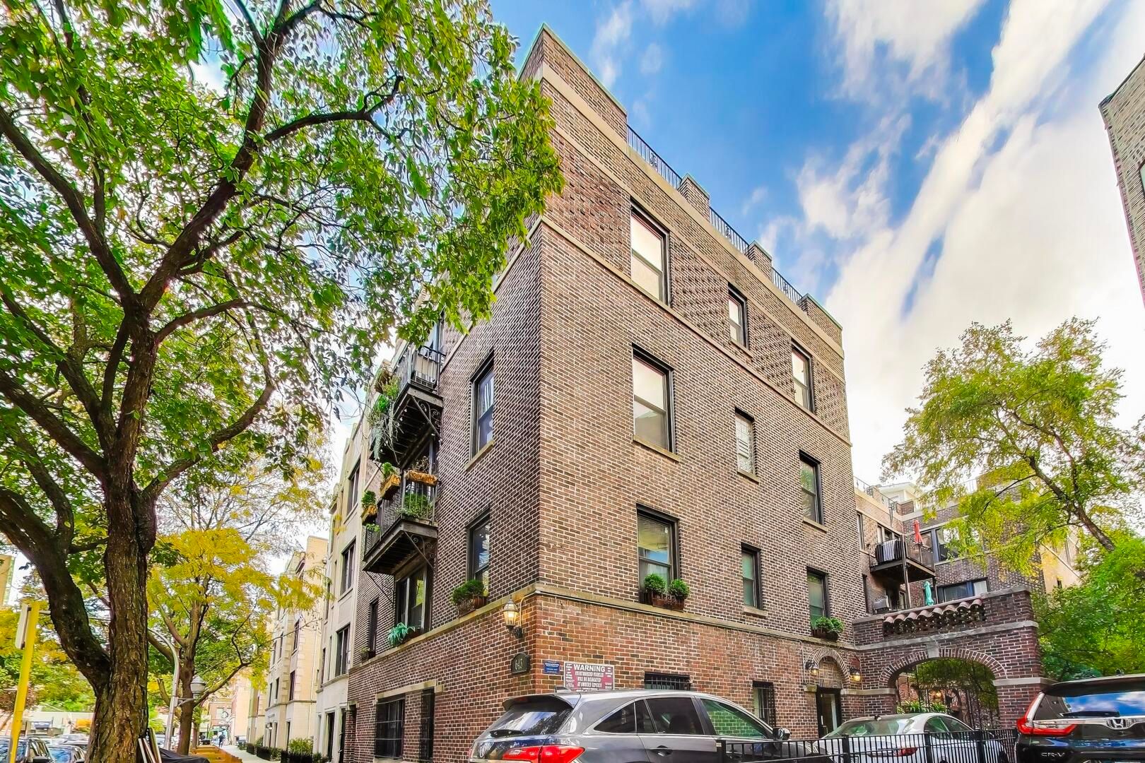 643 W Roscoe Street #G — Chicago, IL 60657