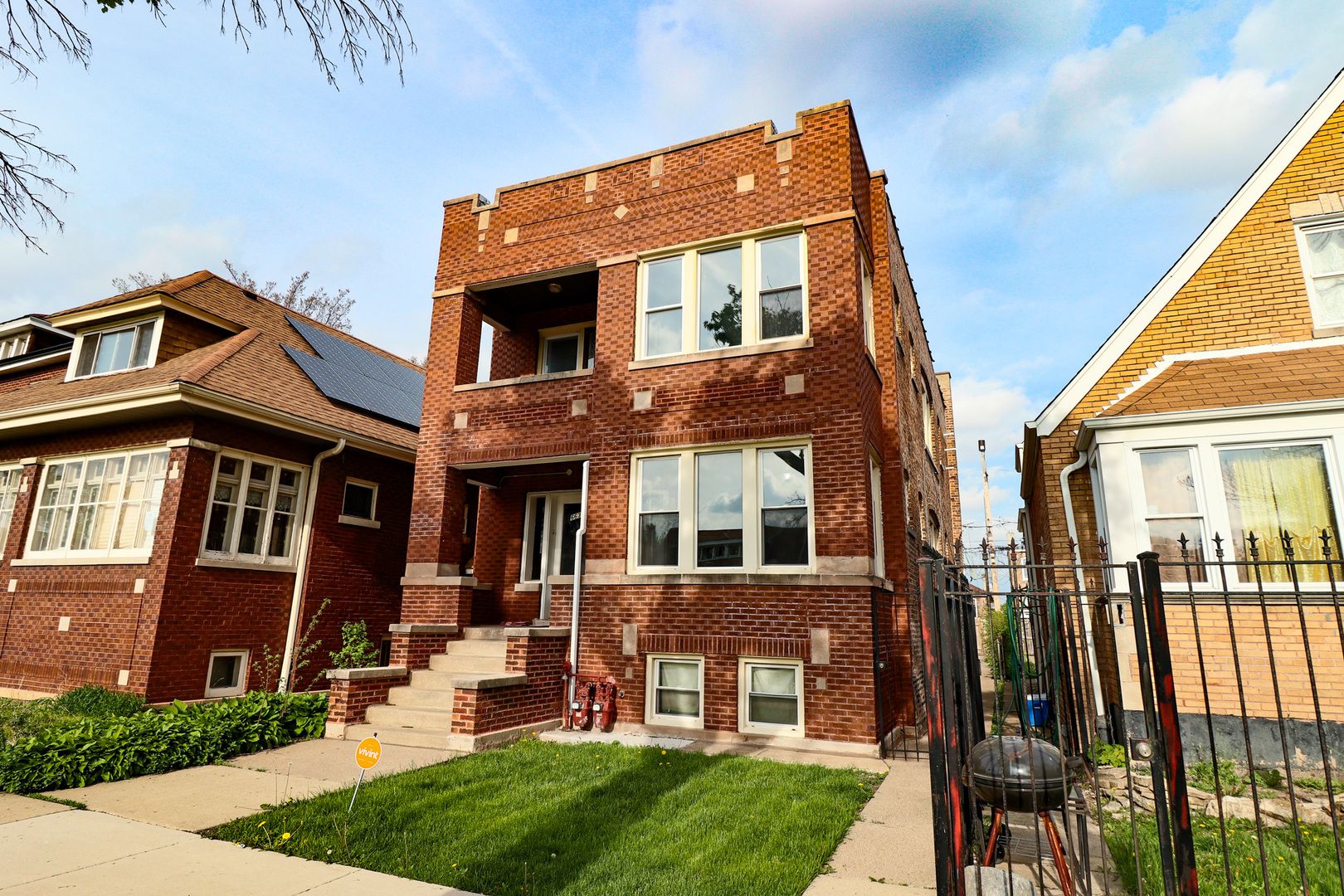 6633 S Campbell Avenue #1 — Chicago, IL 60629