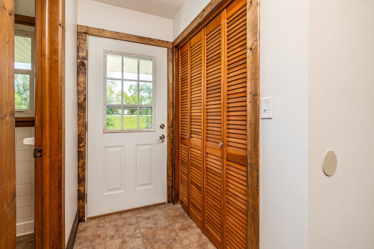 1040 Skyline Drive, Cobden, IL 62920