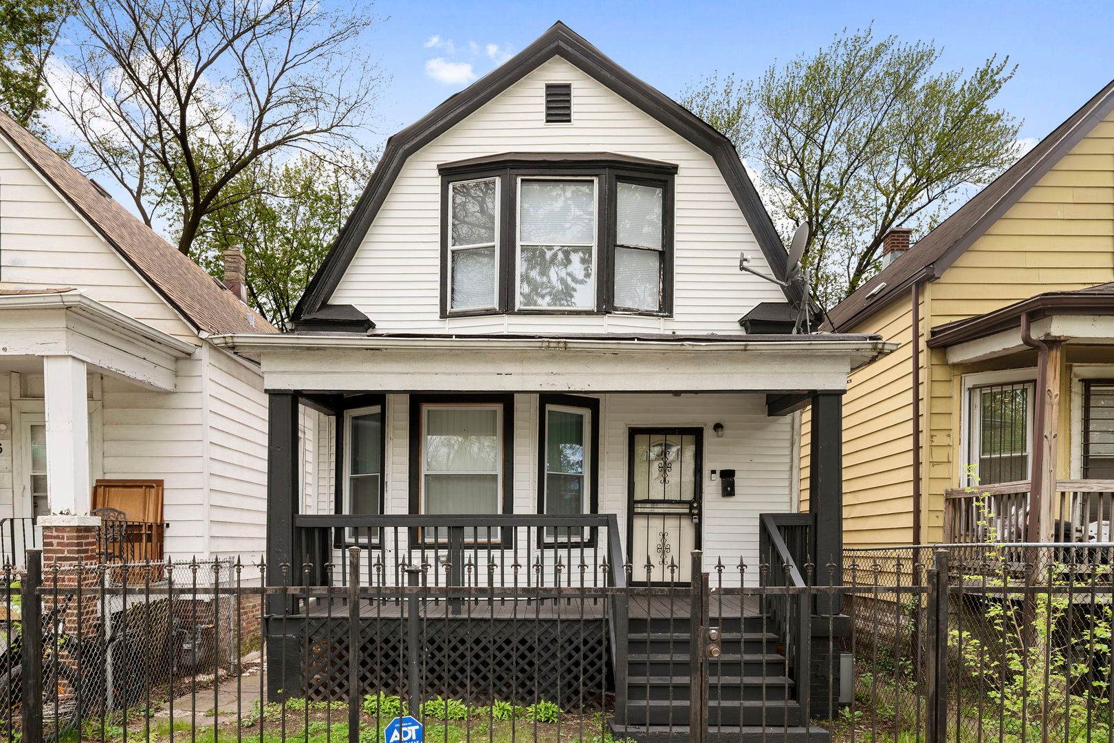 6012 S Honore Street — Chicago, IL 60636