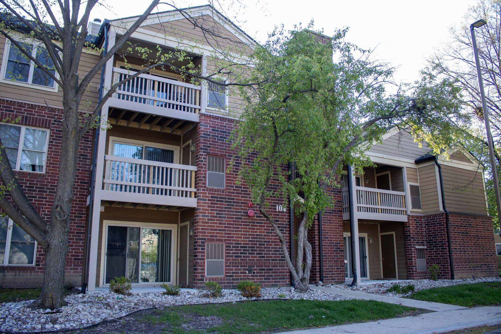 104 Glengarry Drive #105 — Bloomingdale, IL 60108