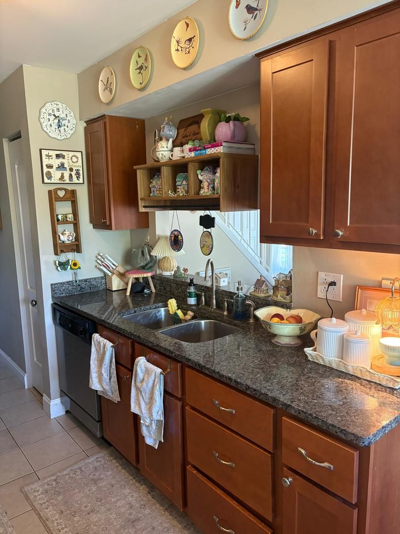 511 East Avenue, Streamwood, IL 60107