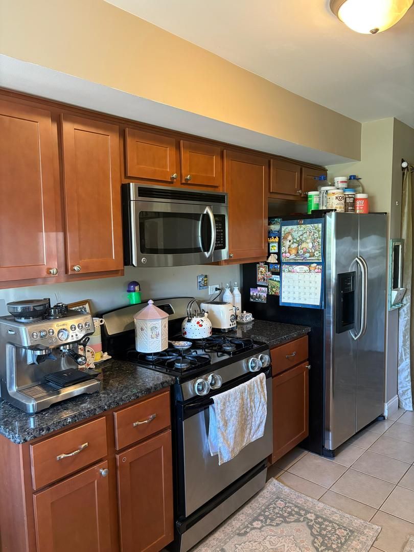 511 East Avenue, Streamwood, IL 60107