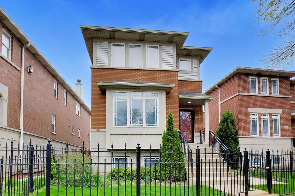 4856 Cornell Avenue, Chicago, IL 60615