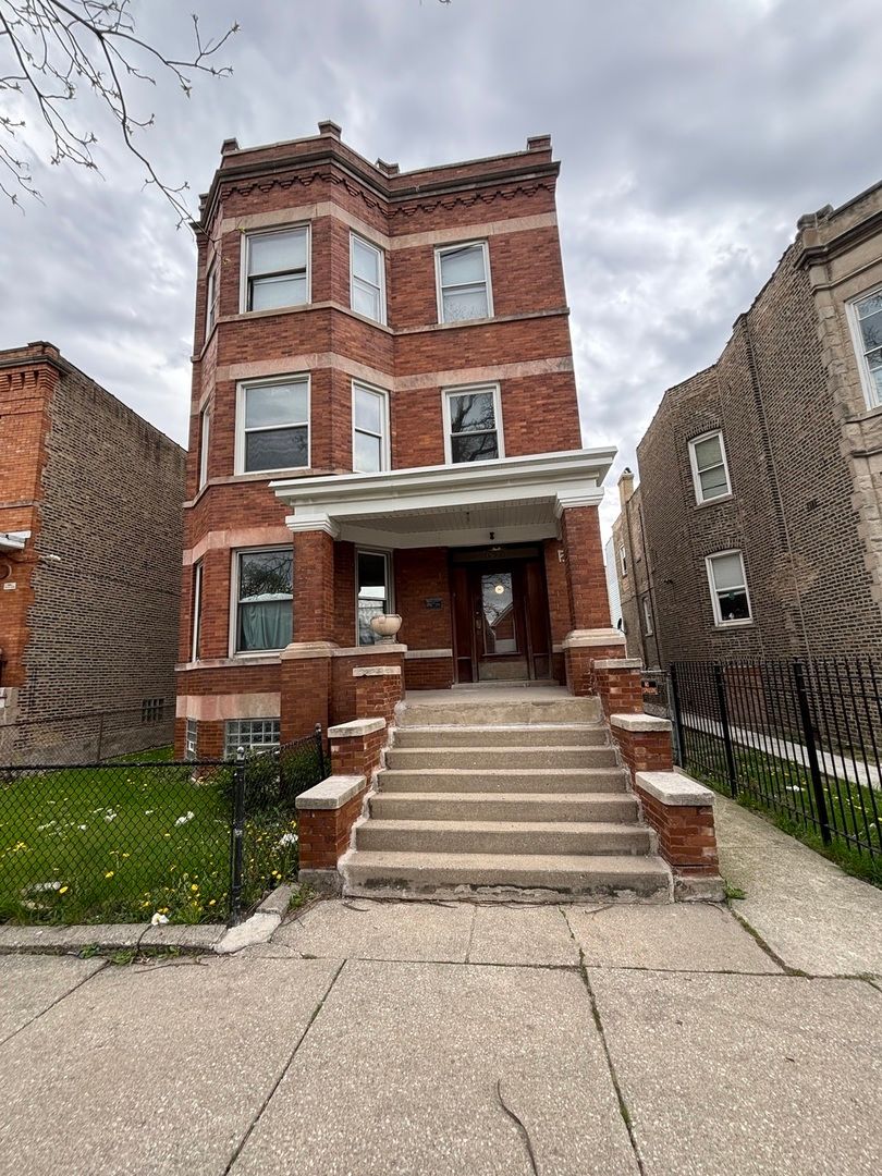 1538 N Avers Avenue #3 — Chicago, IL 60651