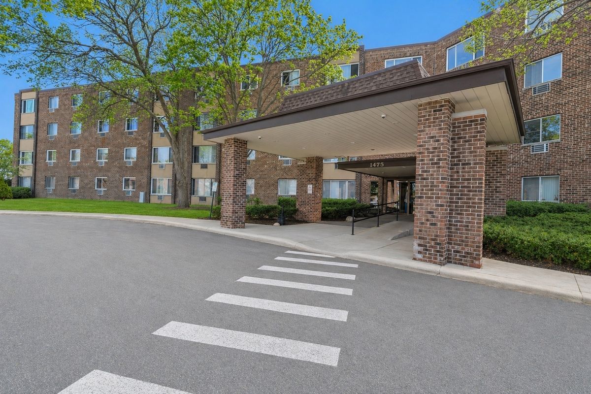 1475 Rebecca Drive, Hoffman Estates, IL 60169