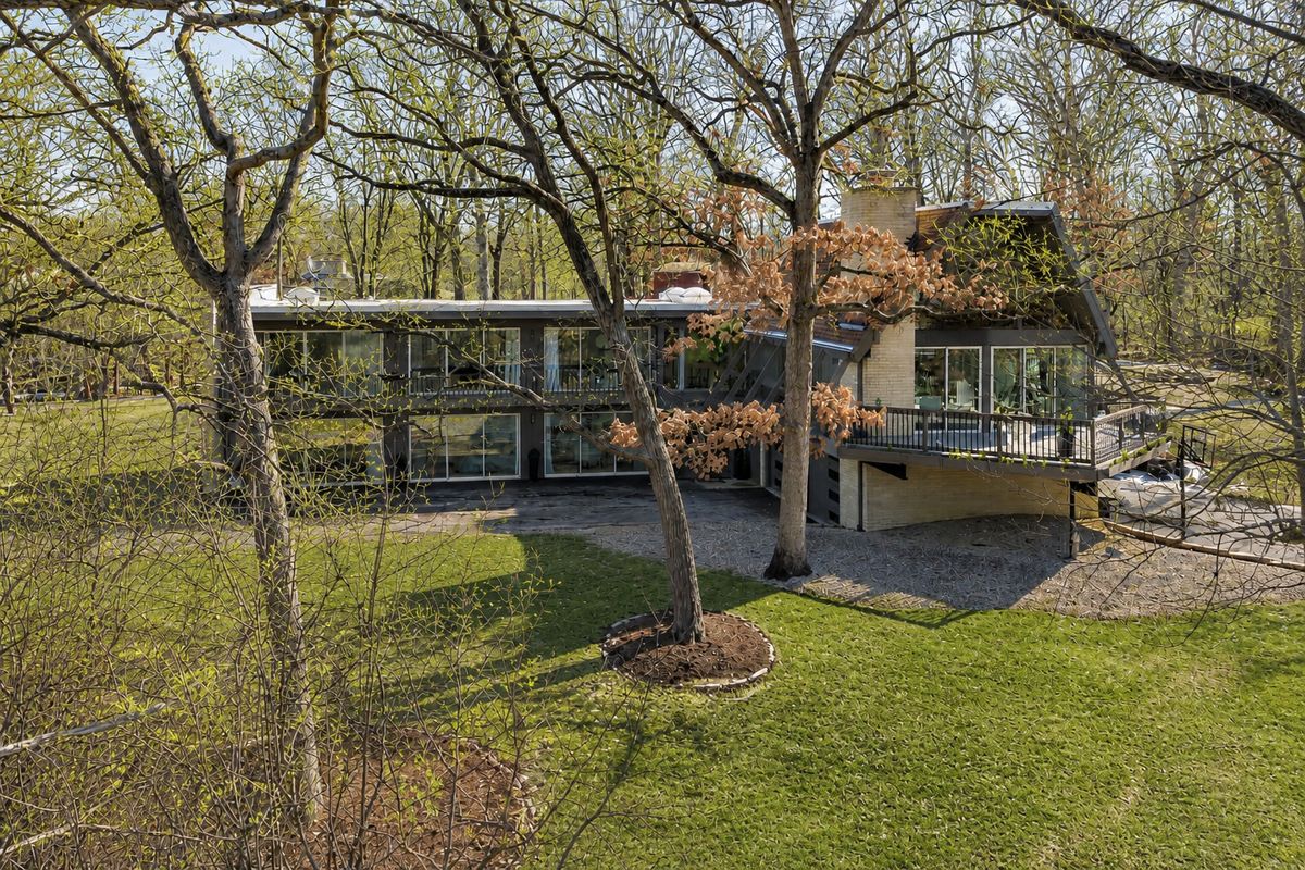 431 Maplewood Drive, Barrington, IL 60010