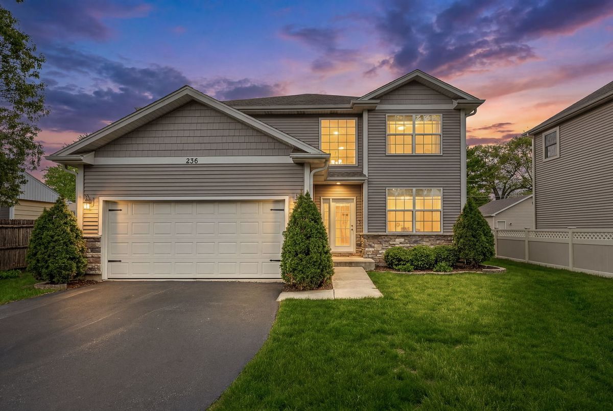 236 Lincoln Street, Westmont, IL 60559