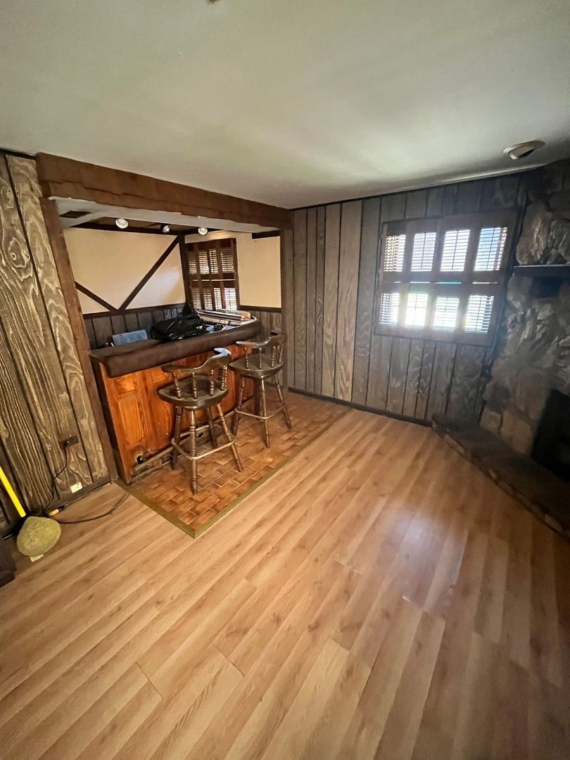 14238 S Manistee Avenue, Burnham, IL 60633