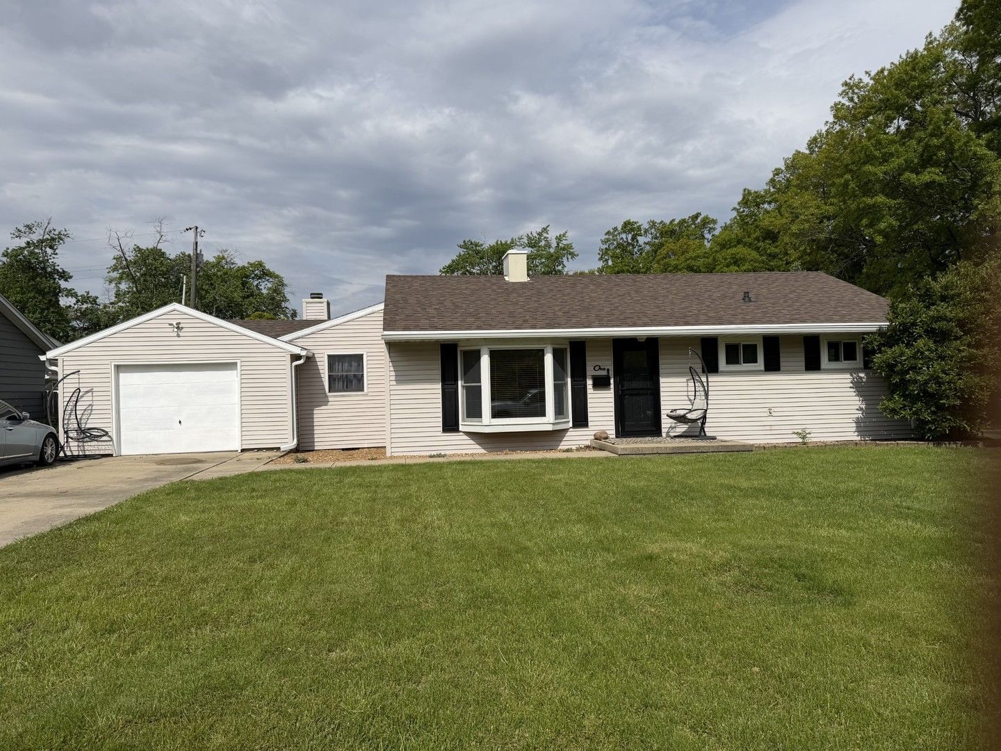 1 Cottonwood Street — Bloomington, IL 61701