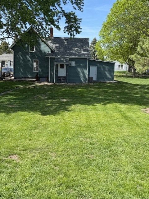209 E Farnham Street, Sheffield, IL 61361