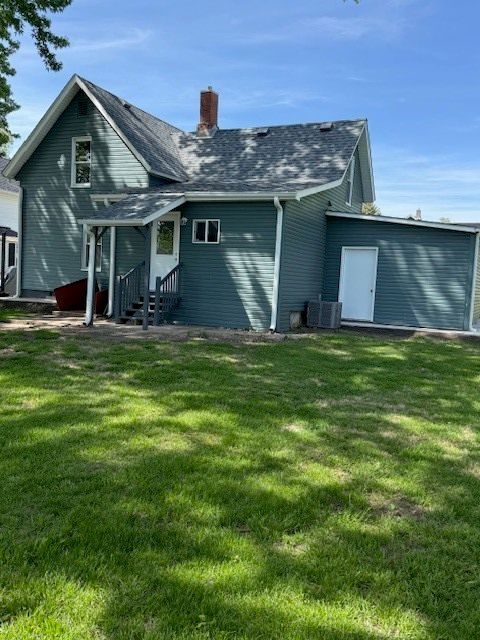 209 E Farnham Street, Sheffield, IL 61361