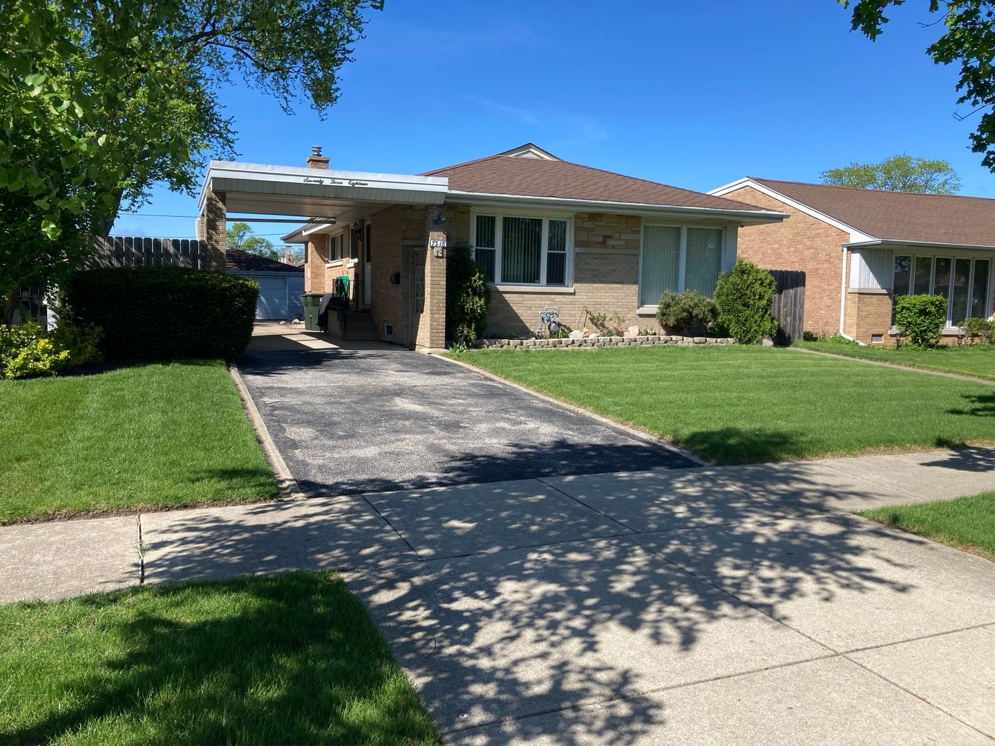 7318 W Lill Street — Niles, IL 60714