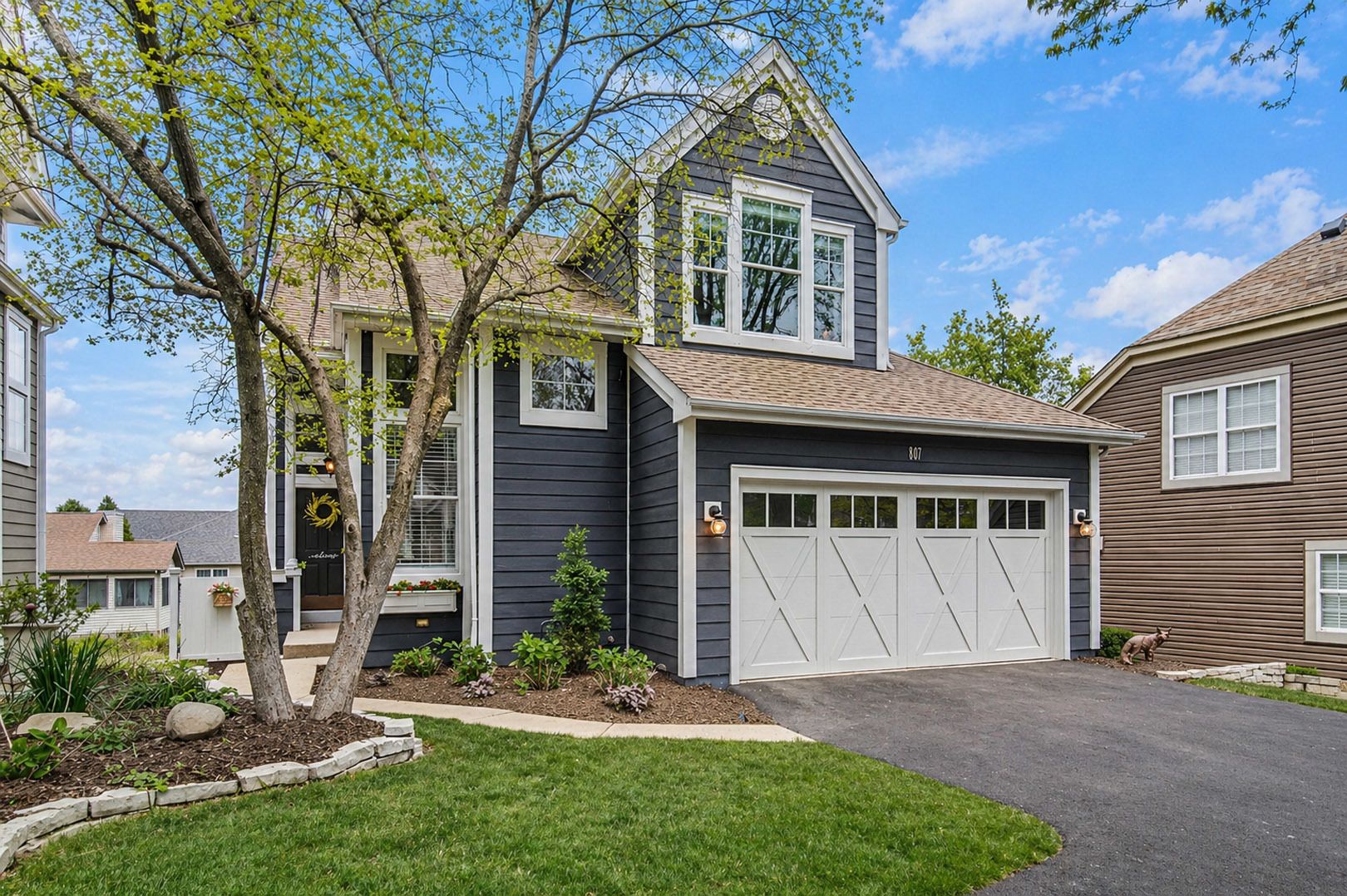 807 Viewpointe Drive — St. Charles, IL 60174