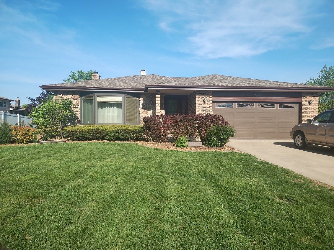 7609 Hayenga Lane — Darien, IL 60561