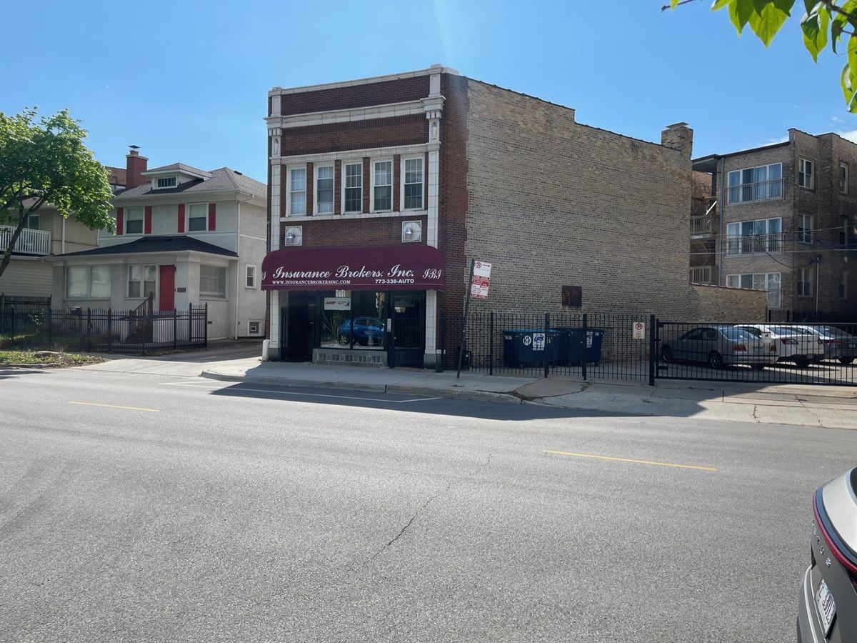 7547 Rogers Avenue, Chicago, IL 60626