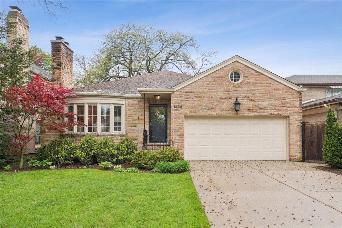 1434 William Street — River Forest, IL 60305