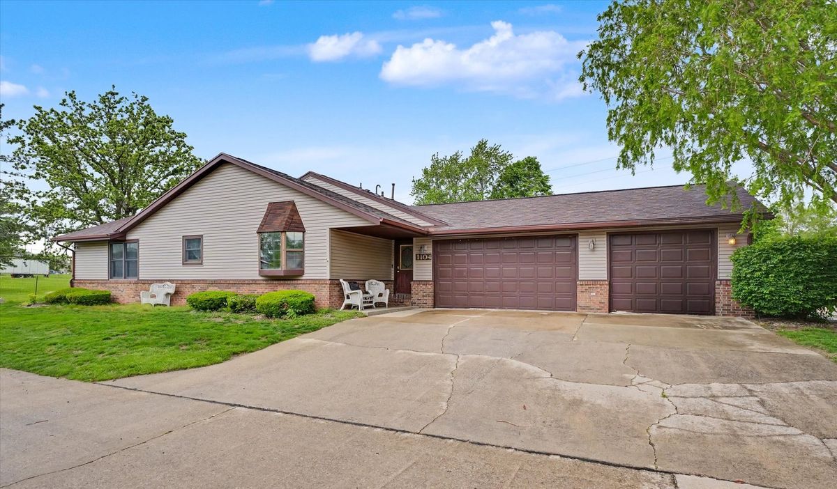 1104 Brad Drive, Urbana, IL 61802