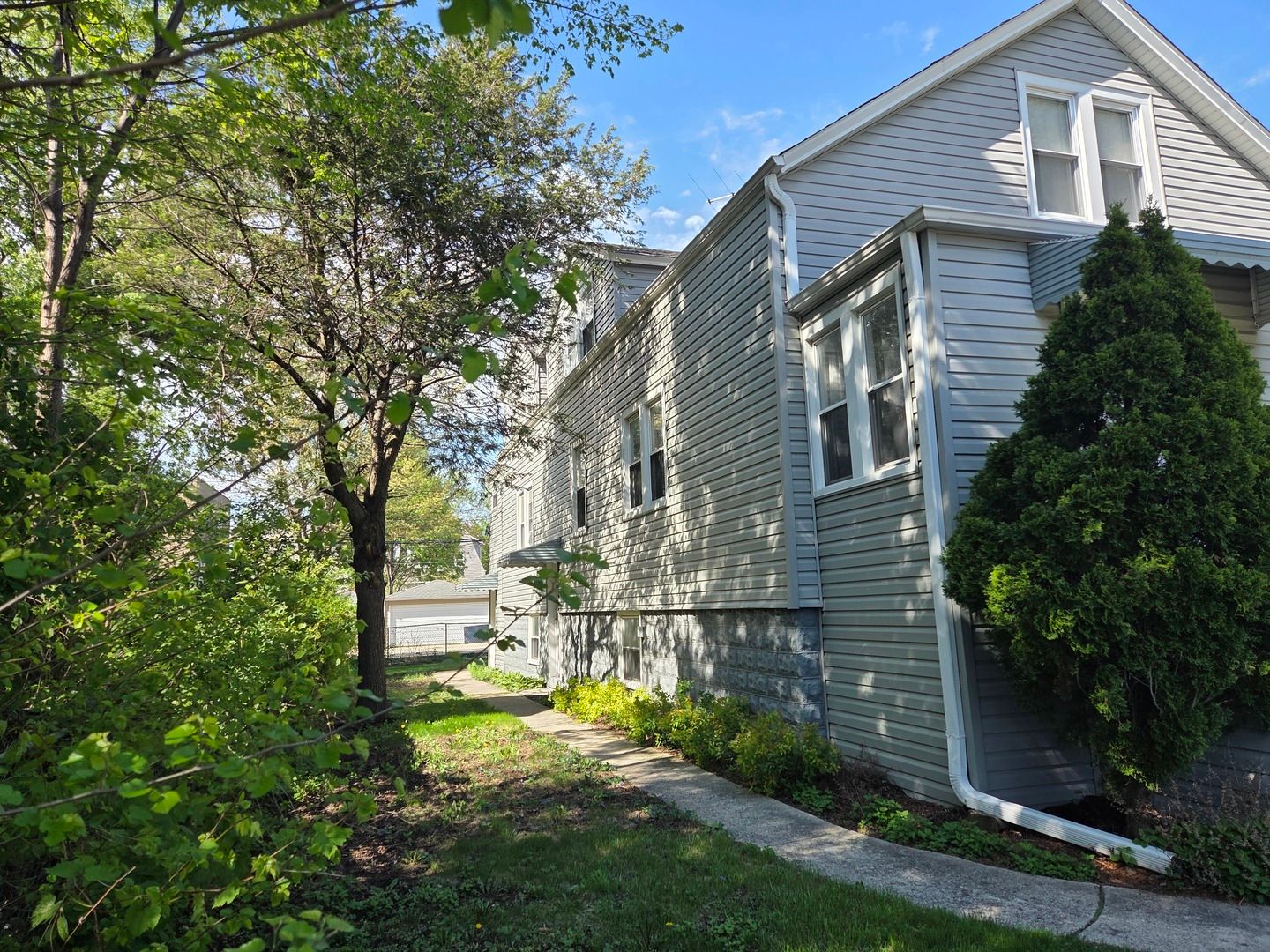 5484 W Gettysburg Street — Chicago, IL 60630