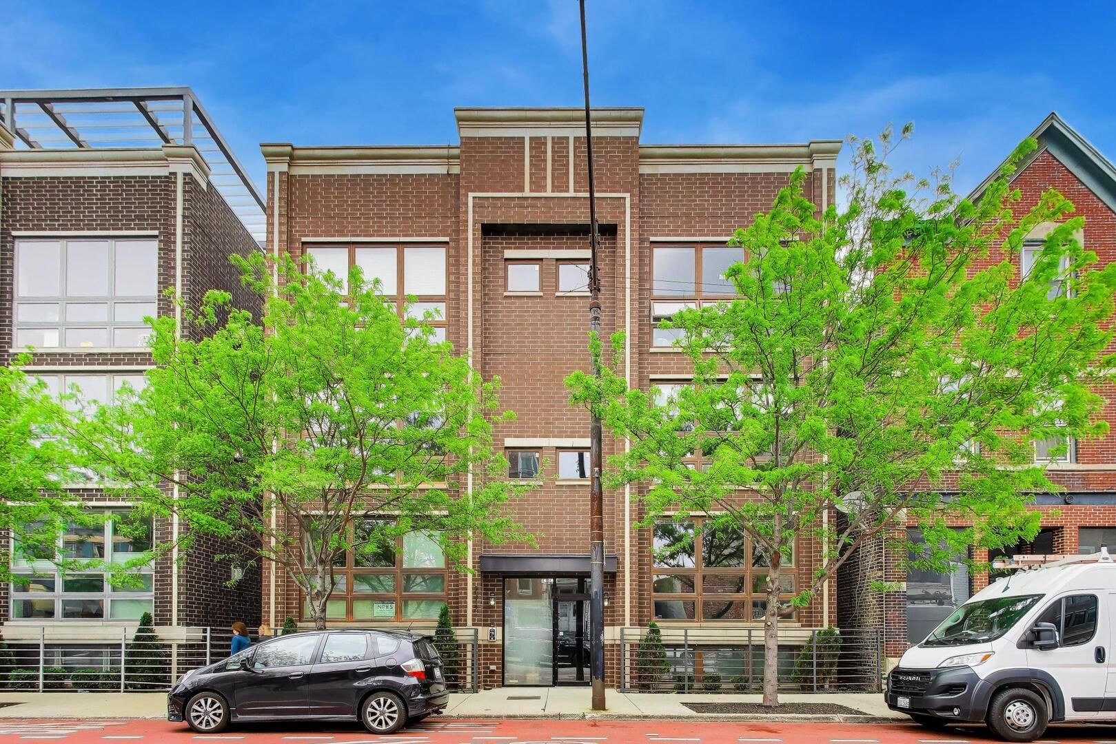2312 W BELMONT Avenue #1E — Chicago, IL 60618