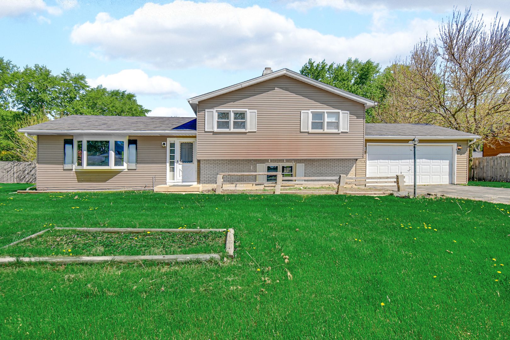 28W502 LEVERENZ Road — Naperville, IL 60564