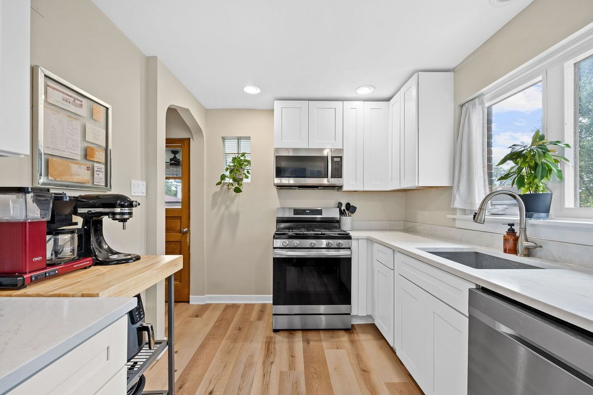 3311 Sunnyside Ave, Brookfield, IL 60513 — photo 7