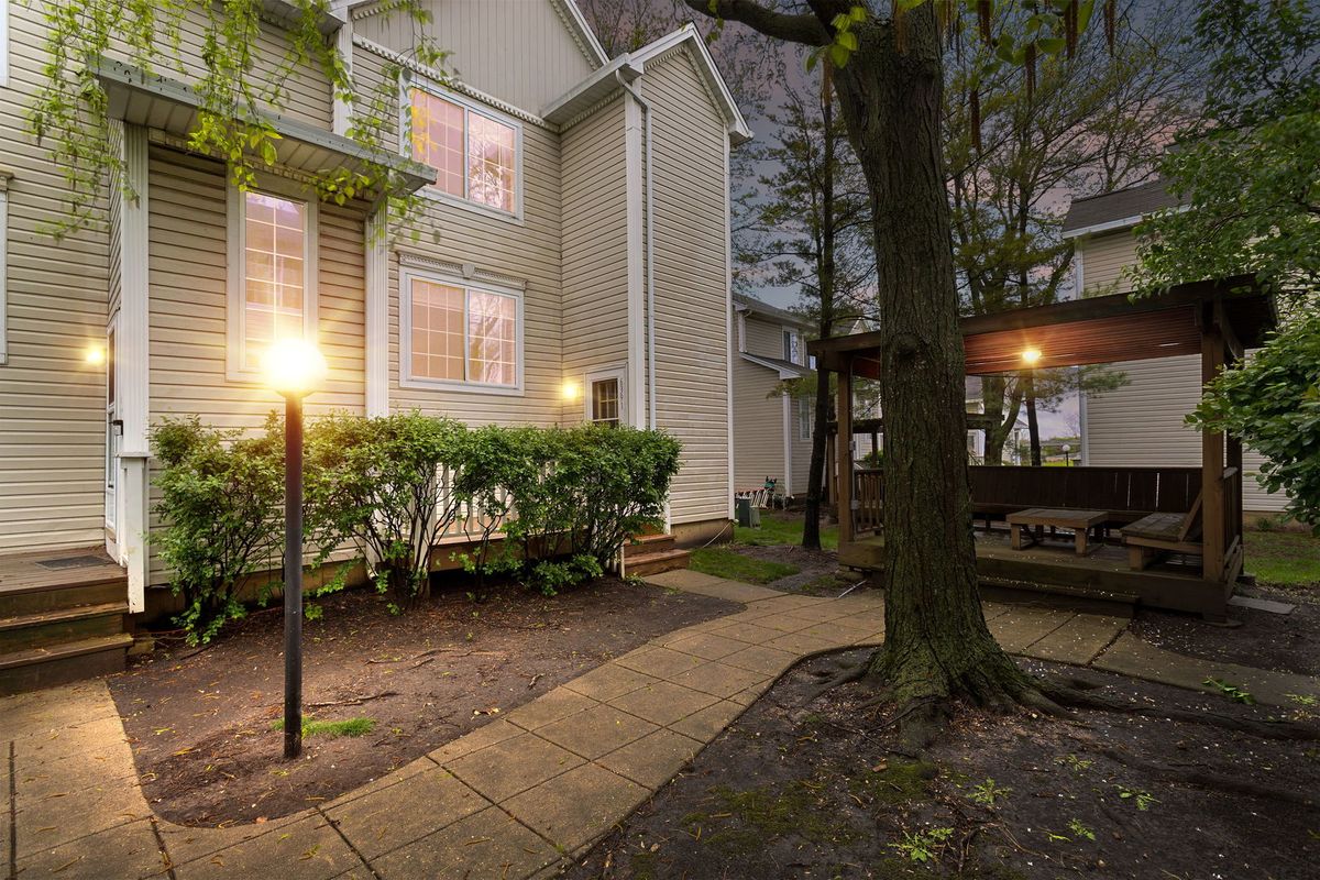 6391 FREMONT Drive, Hanover Park, IL 60133