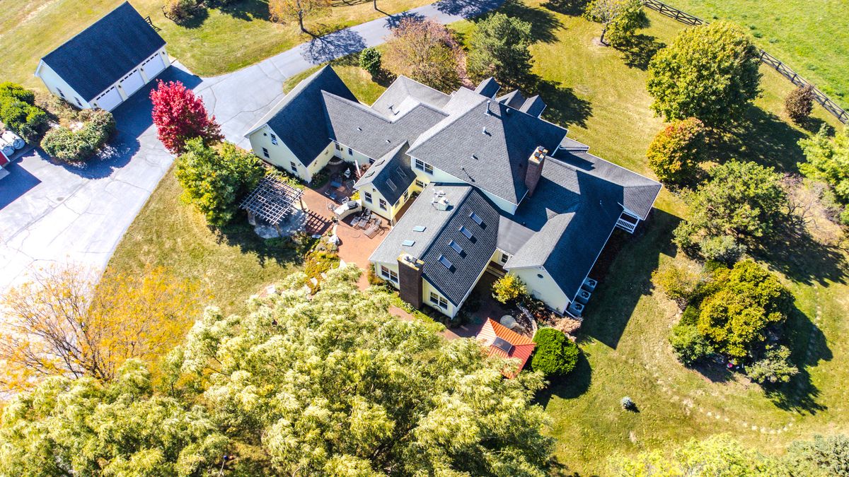 9N321 BARRON Road, Maple Park, IL 60151