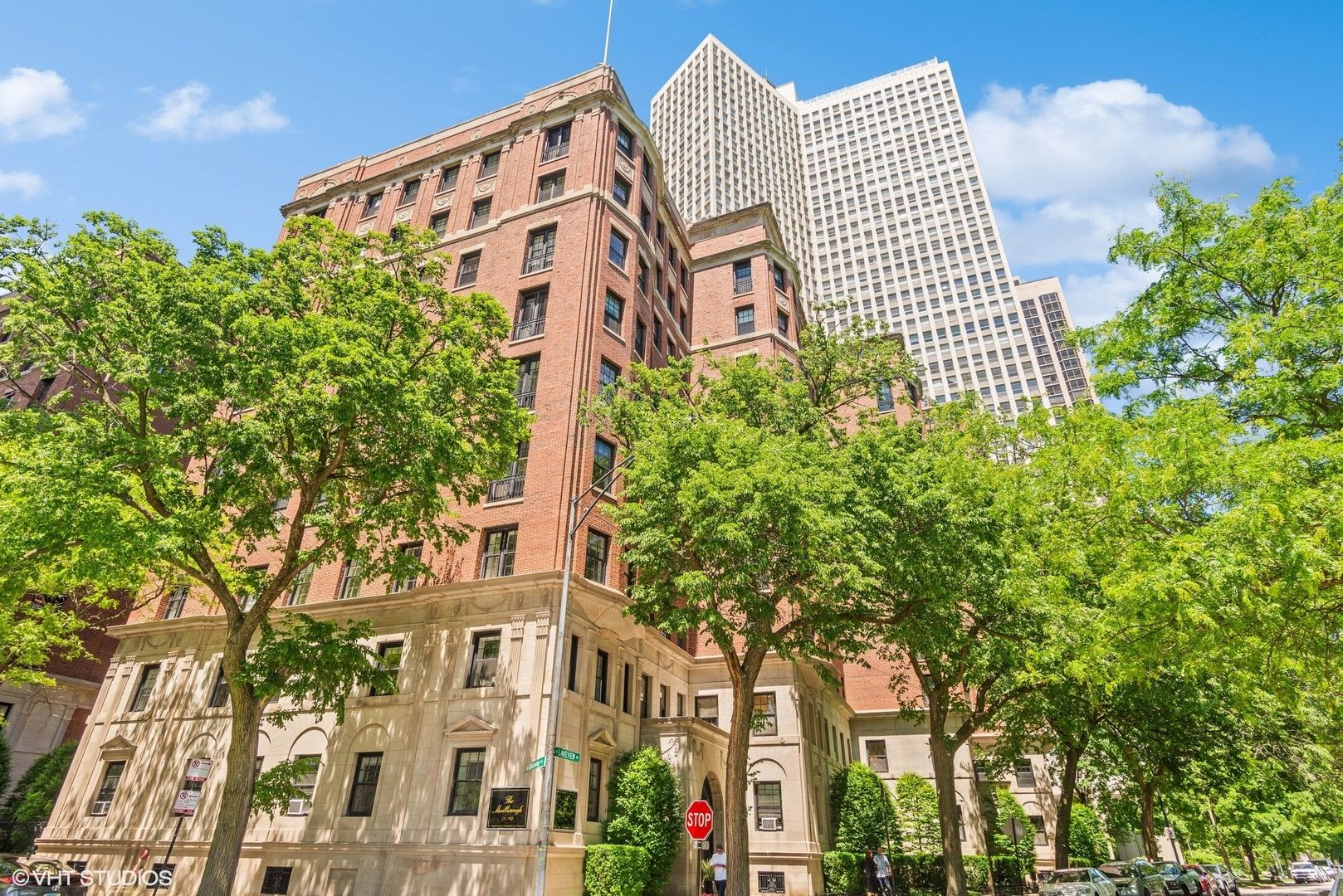 2608 N Lakeview Avenue #2D — Chicago, IL 60614