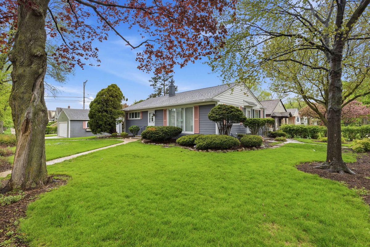 1844 Lemar Avenue, Evanston, IL 60201