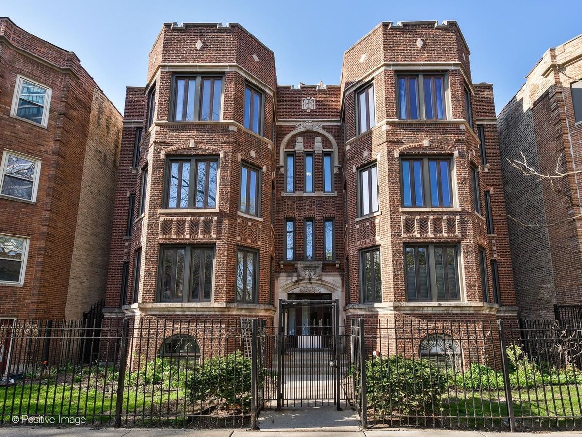 822 Agatite Avenue, Chicago, IL 60640