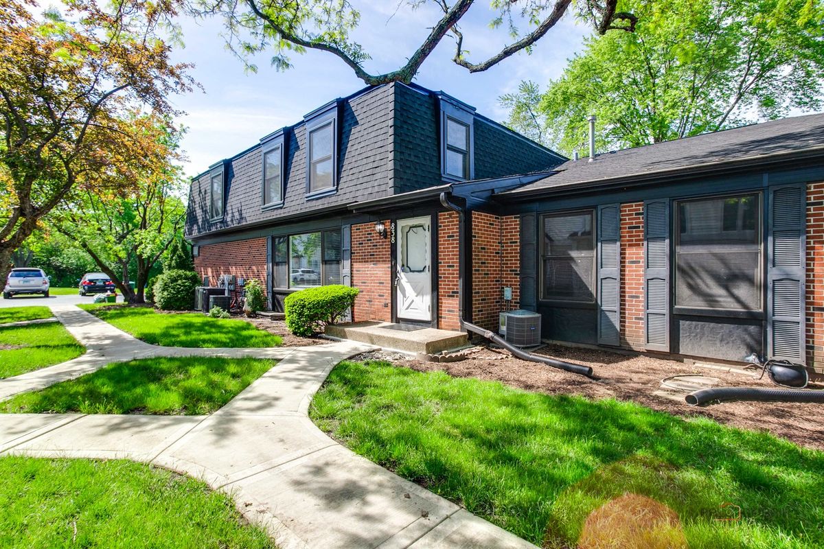 838 Inverrary Lane, Deerfield, IL 60015