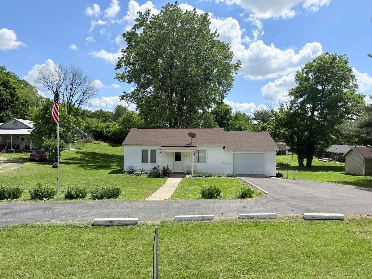 345 E Fords Ferry Road, Cave In Rock, IL 62919
