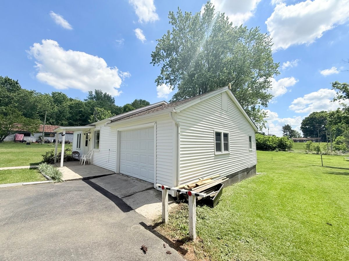 345 E Fords Ferry Road, Cave In Rock, IL 62919