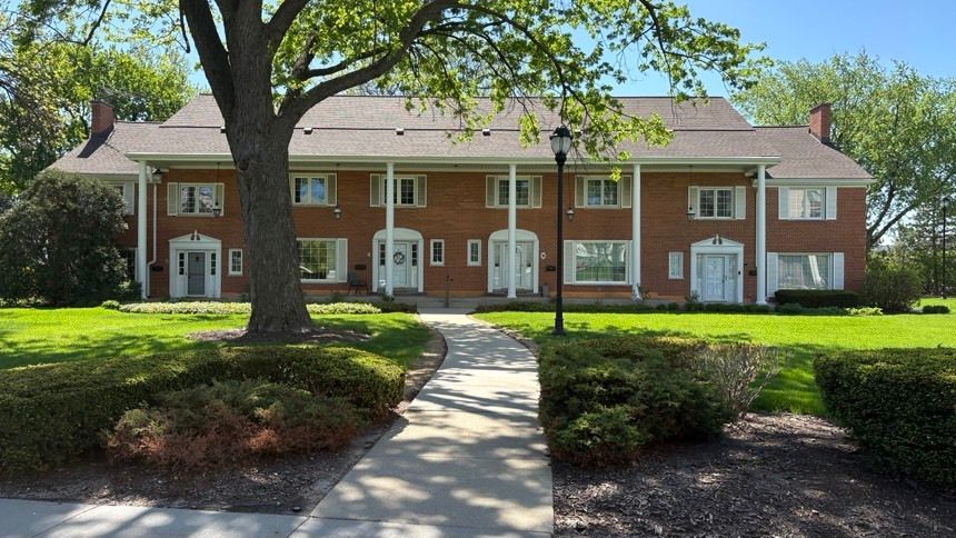 23 N Tower Road N — Oak Brook, IL 60523