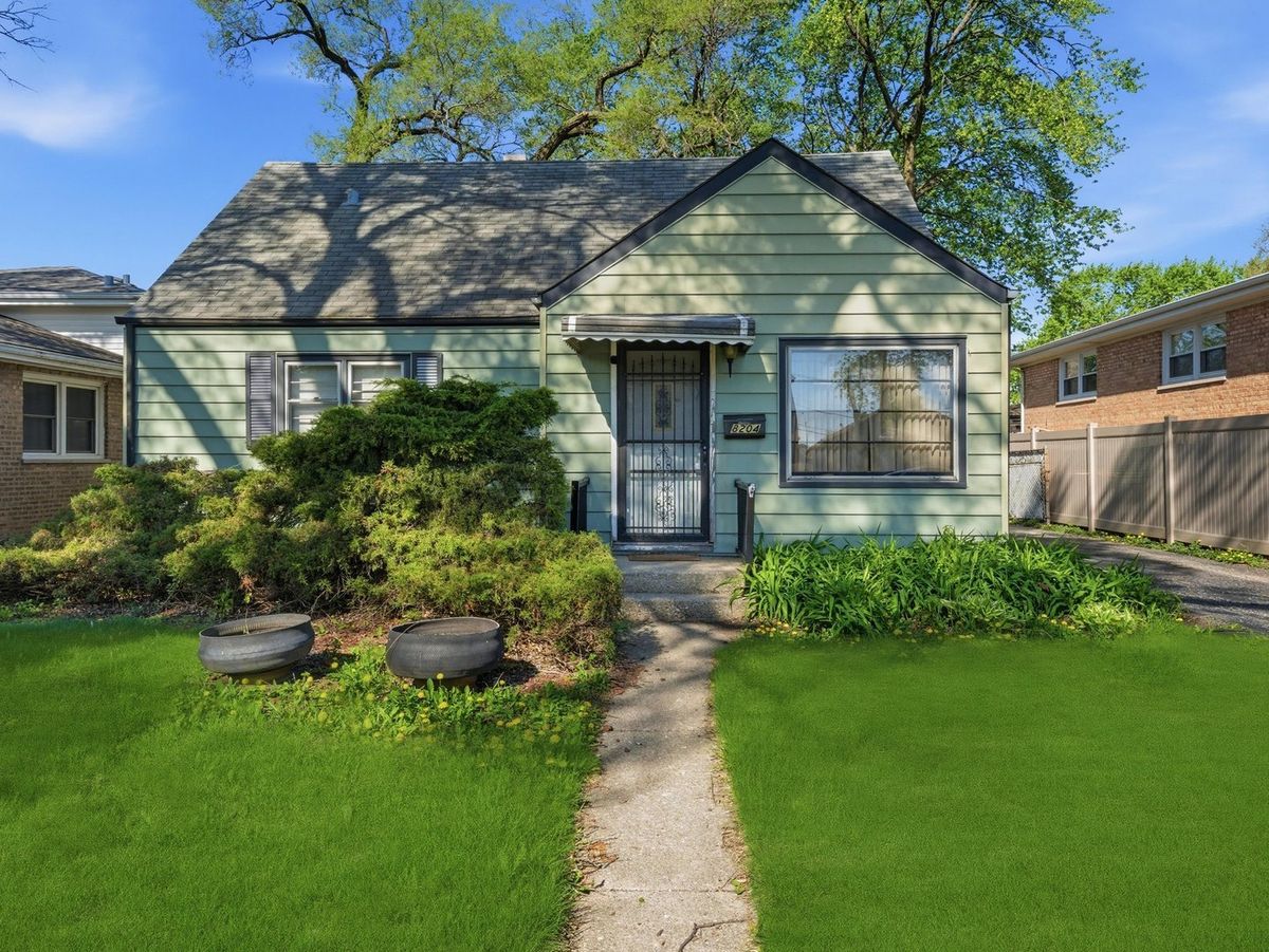 8204 Austin Avenue, Burbank, IL 60459