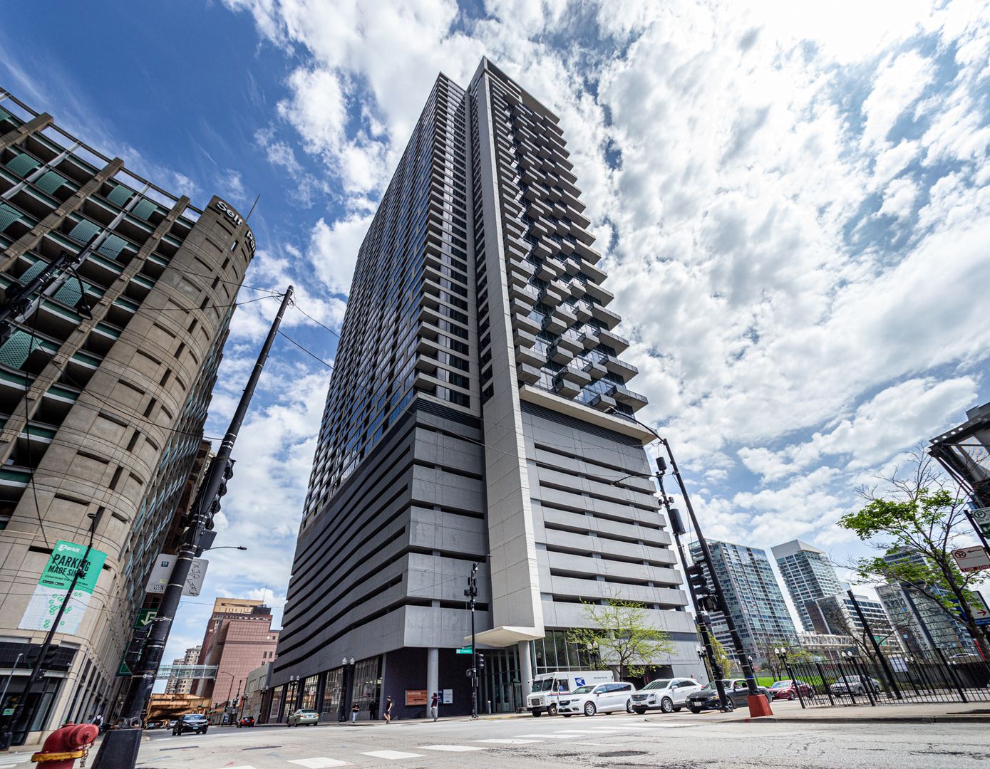 235 W Van Buren Street #4405 — Chicago, IL 60607