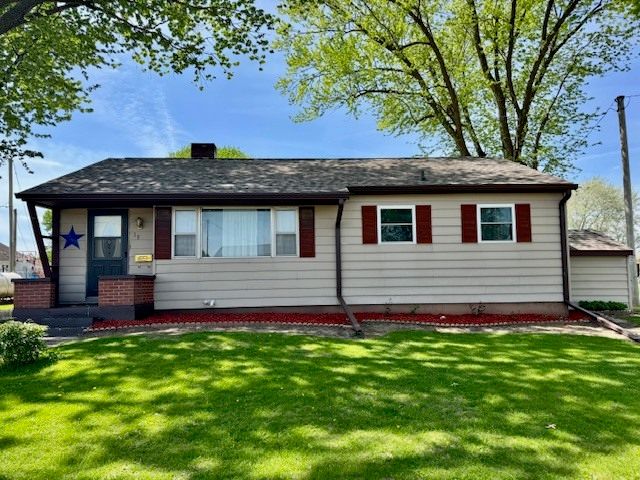 15 School Lane, Goose Lake, IA 52750