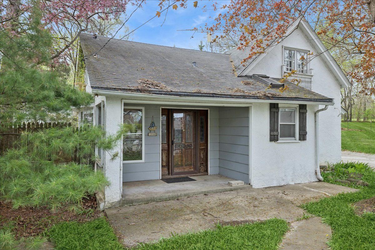709 Regner Road — McHenry, IL 60051