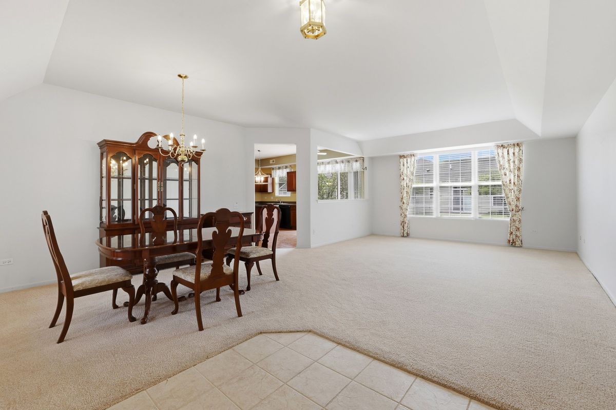 13505 Delaney Road, Huntley, IL 60142
