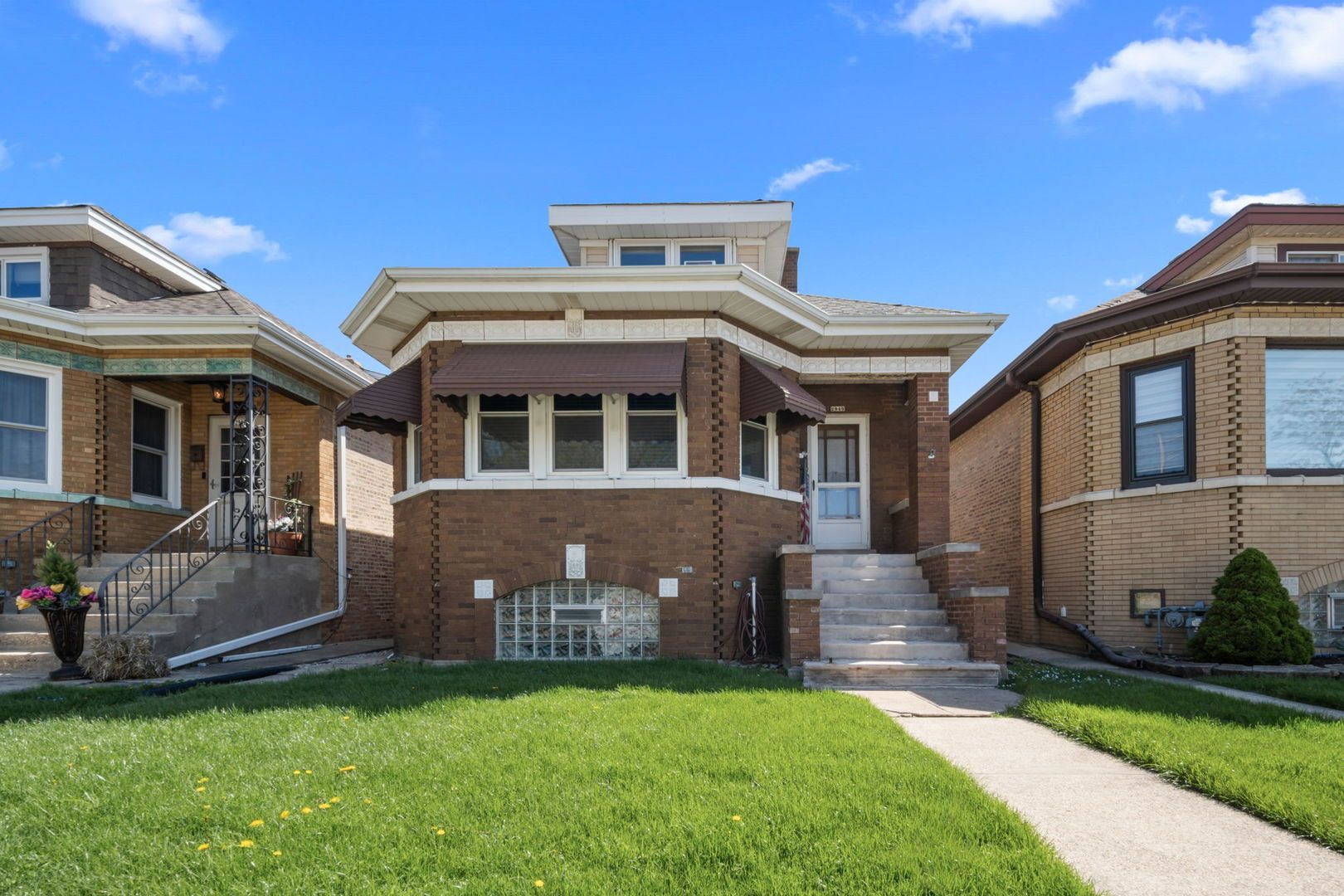 2945 N 77th Avenue — Elmwood Park, IL 60707