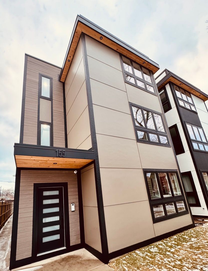 155 N La Crosse Avenue — Chicago, IL 60644