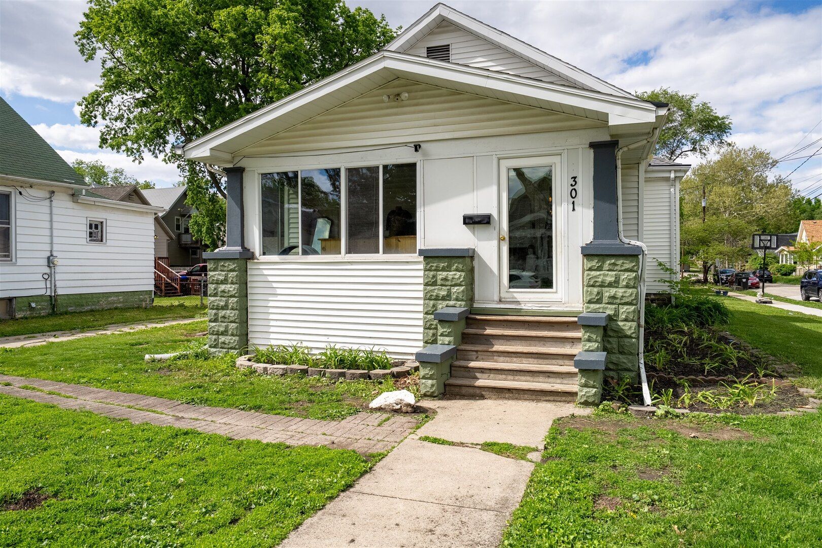 301 W Graham Street — Bloomington, IL 61701