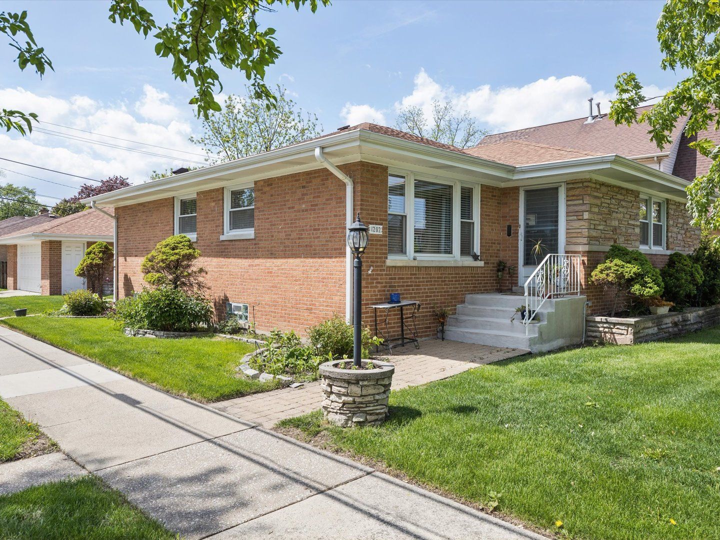 1202 Homestead Road — La Grange Park, IL 60526