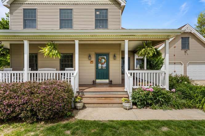 1081 County Road 1200 E, Tolono, IL 61880