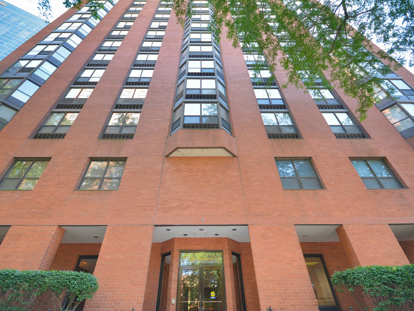 901 S Plymouth Court #402 — Chicago, IL 60605