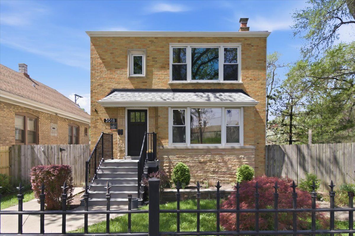 3018 N Whipple Street #1 — Chicago, IL 60618